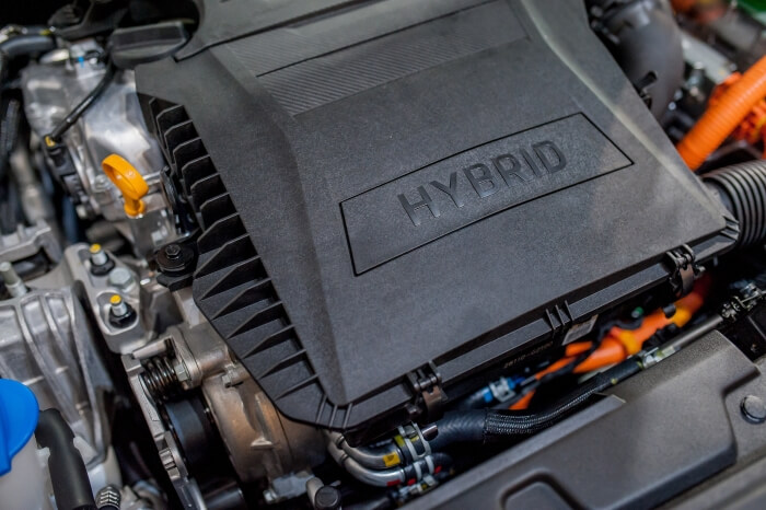 Hybrid engine of a car